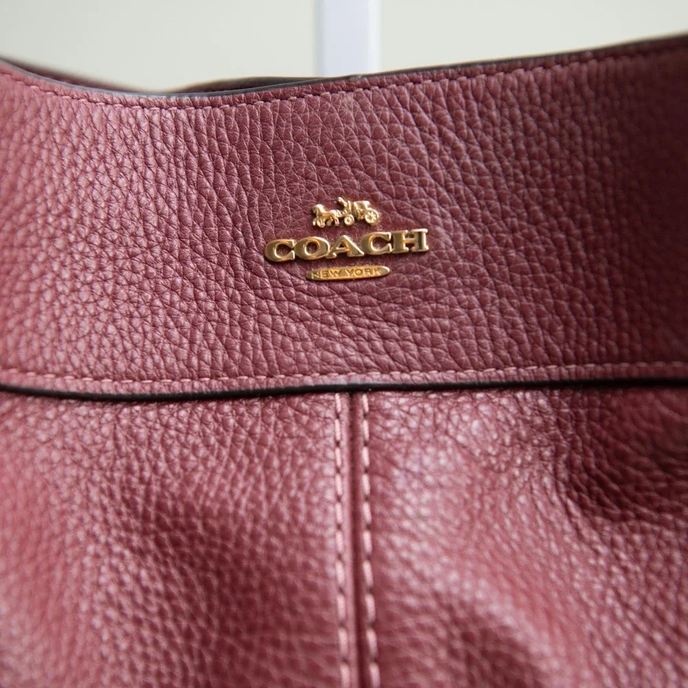Coach Lexy Shoulder Bag Burgundy Pebbled Leather Hobo Slouchy Minimalist Classic